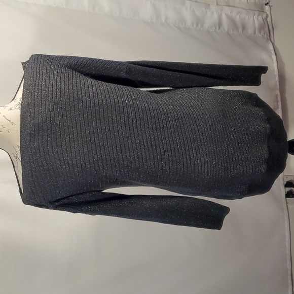 White House Black Market off shoulder Sweater Size Small - Picture 15 of 17